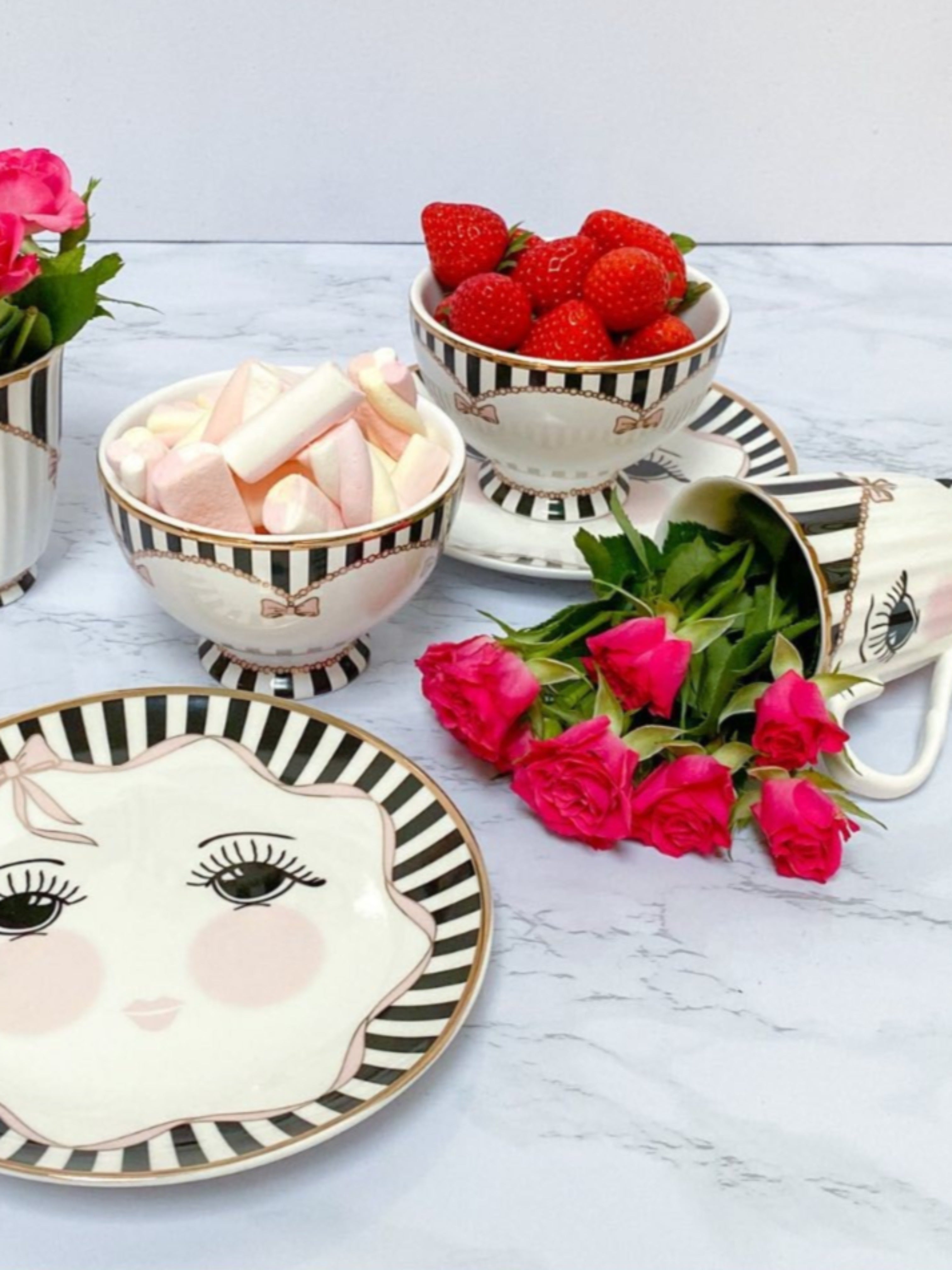 Miss Etoile Nibbles Bowl with Bow Design