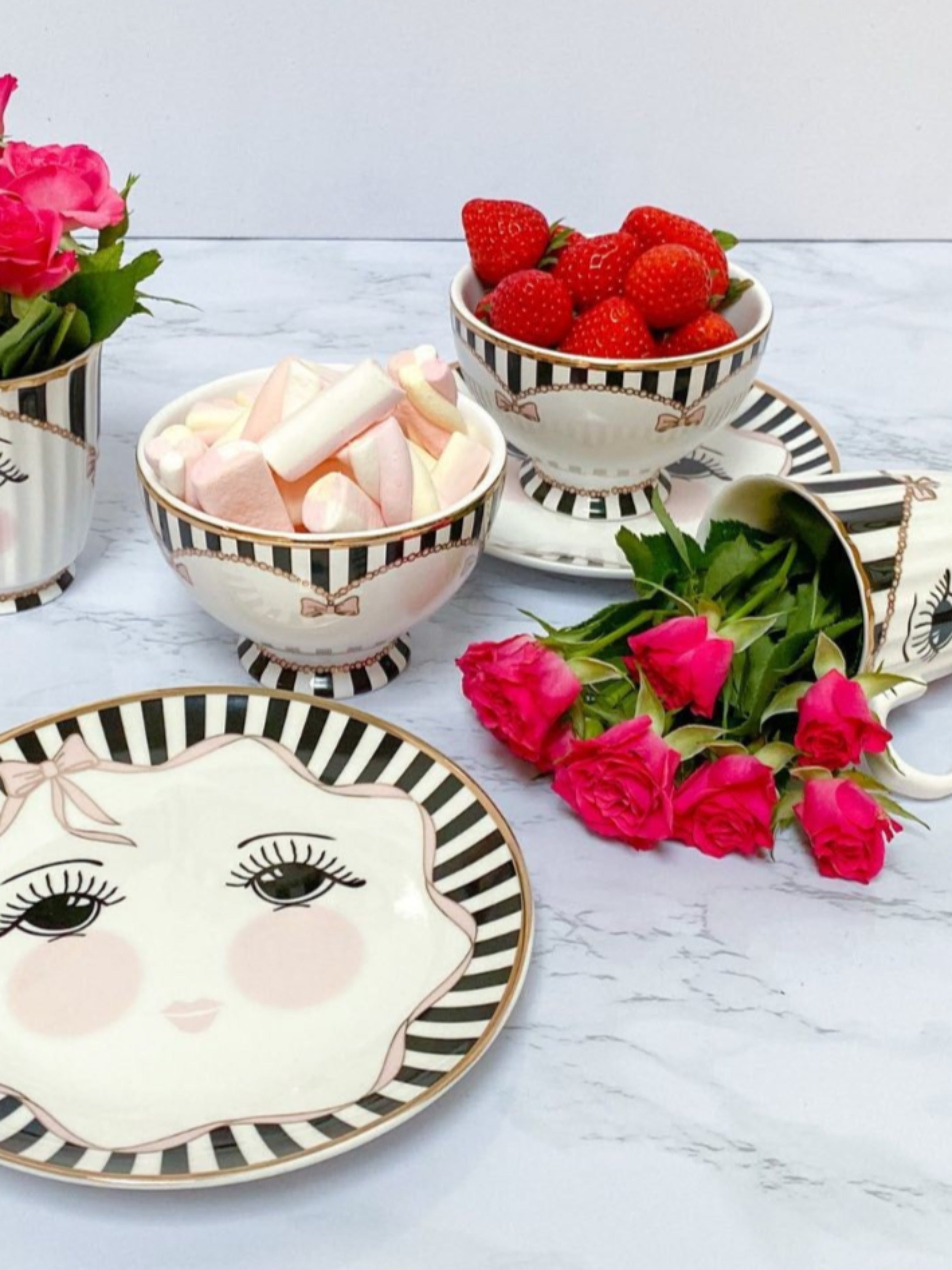 Miss Etoile Nibbles Bowl with Bow Design